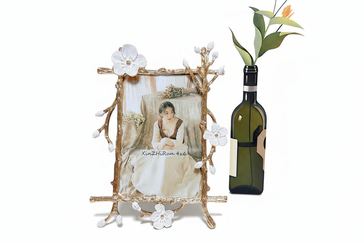 NNETM Nordic Gold Metal Photo Frame – Luxury Tabletop Picture Frame